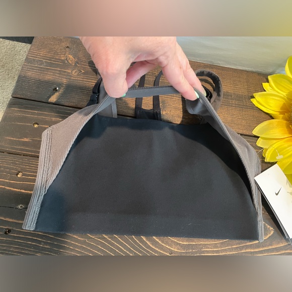 NIKE SPORT BRA - Picture 7 of 8